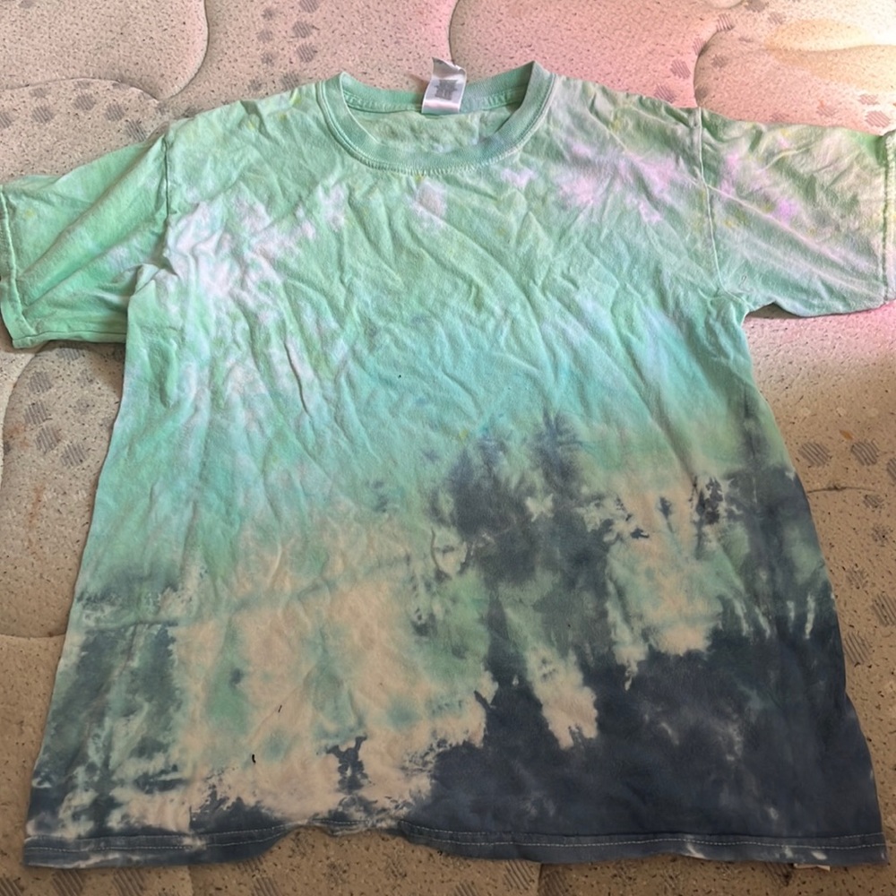 Large youth Blue and green tie-dye Gildan shirt